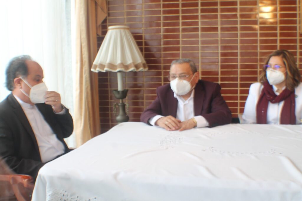 Recibe embajador iraní a Mario Ross