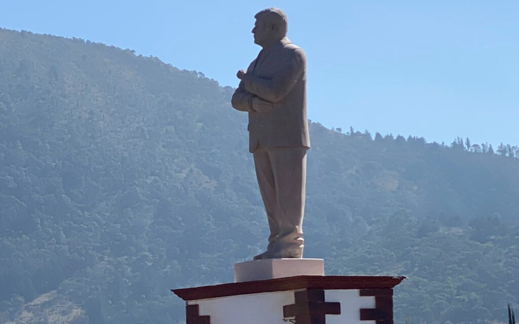 estatua-de-amlo (1)