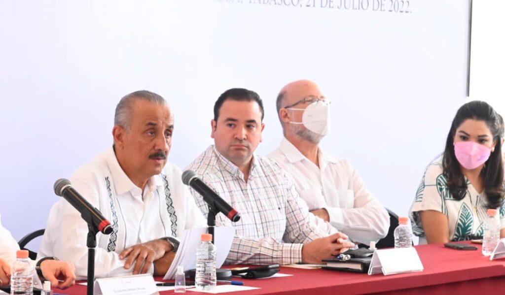 FOTO GOBERNADOR ENTREGA SUSCEPTIBILIDAD ANTE INUNDACIONES (2)