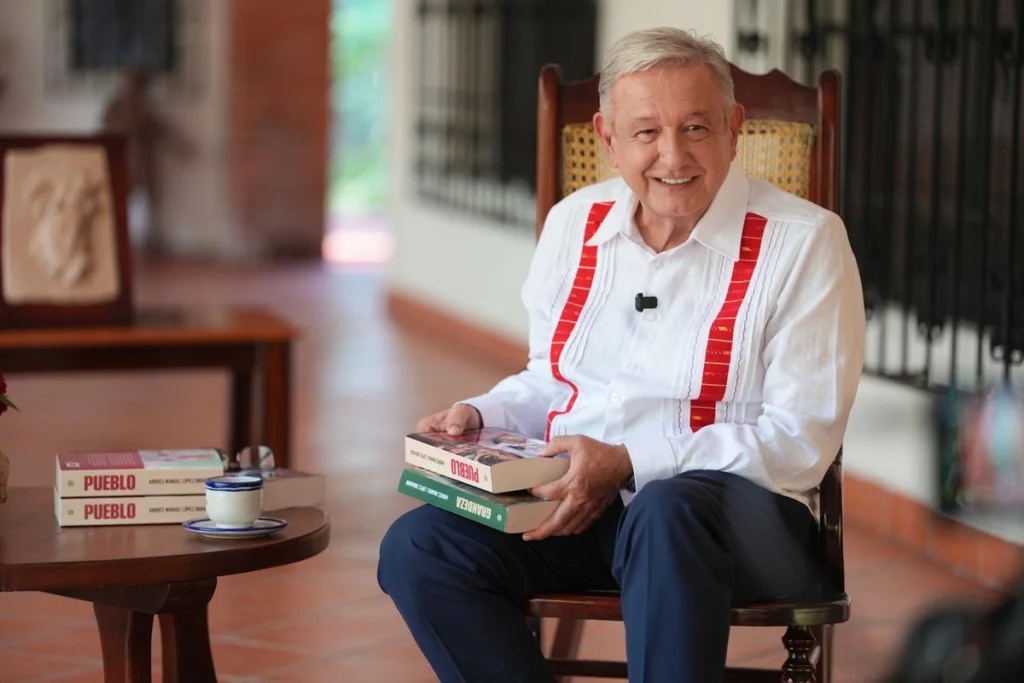 amlo-reaparece-con-nuevo-libro-y-atribuye-decadencia-de-eu-a-su-modelo-economico-y-belico_e3ed6048-4b0a-42d5-a7cc-9c2667f59ef9_medialjnimgndimage=fullsize
